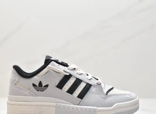 hype Adidas Sneakers