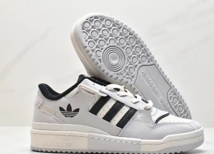 hype Adidas Sneakers