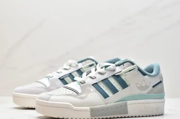 hype Adidas Sneakers