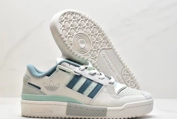 hype Adidas Sneakers