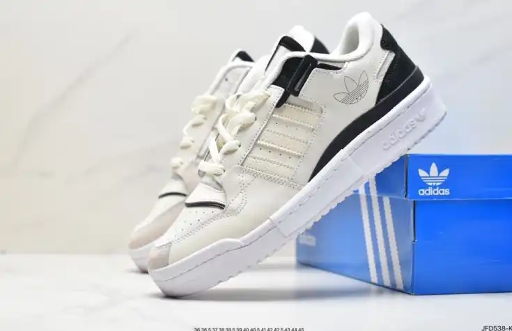 hype Adidas Sneakers