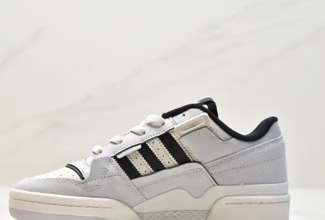 hype Adidas Sneakers