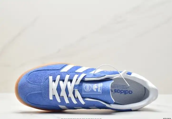 hype Adidas Sneakers