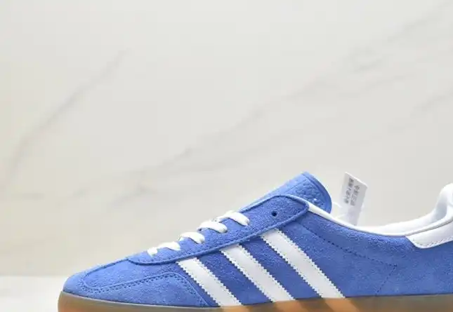 hype Adidas Sneakers