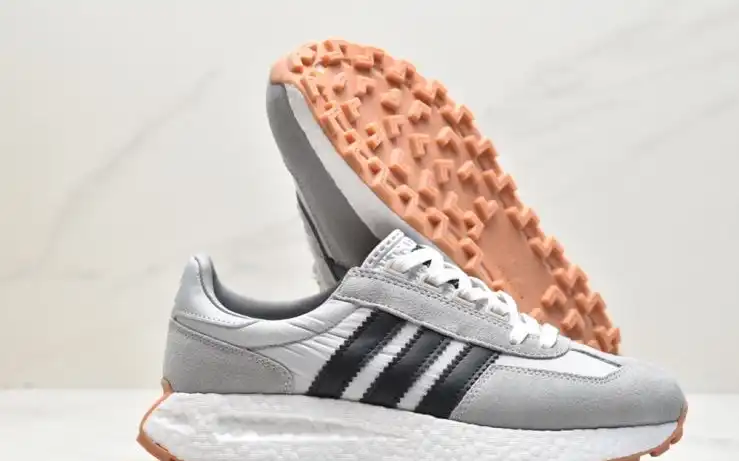 hype Adidas Sneakers