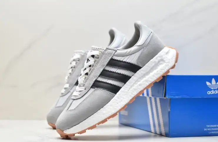 hype Adidas Sneakers