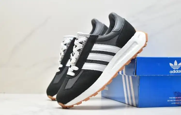 hype Adidas Sneakers