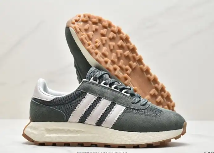 hype Adidas Sneakers