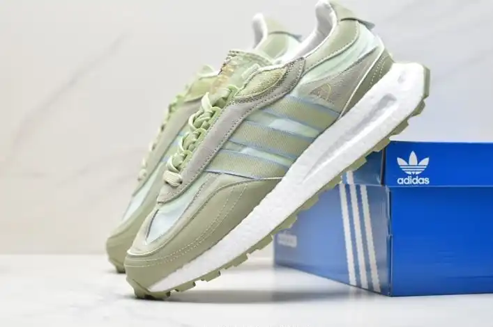 hype Adidas Sneakers