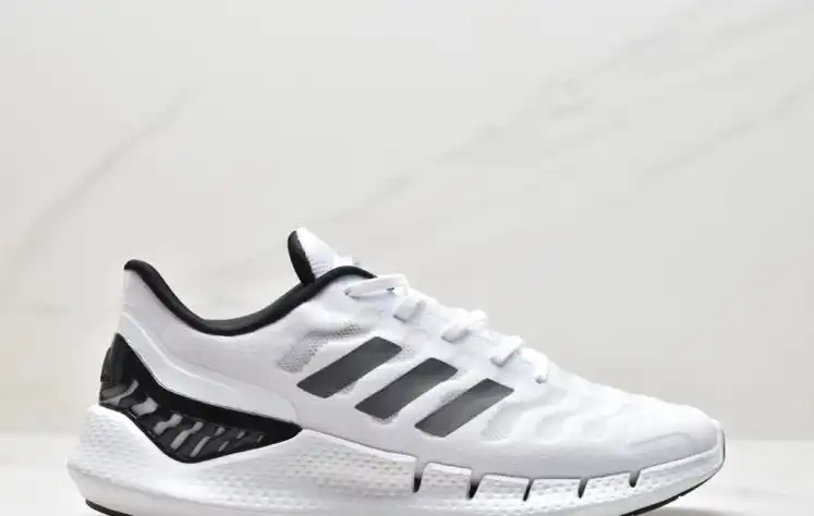 hype Adidas Sneakers