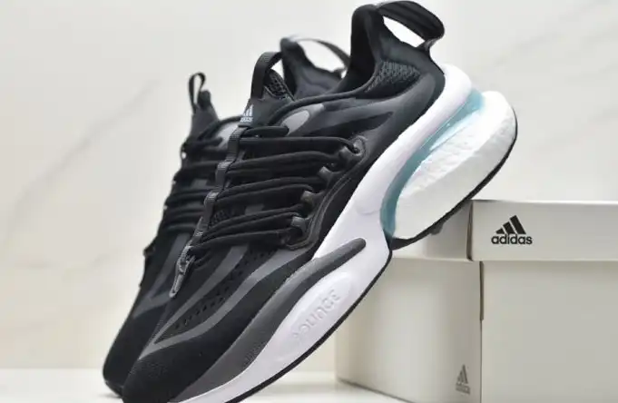 hype Adidas Sneakers