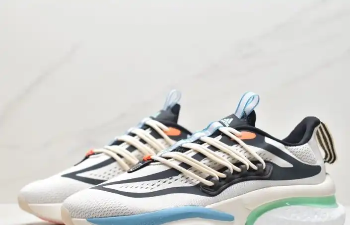 hype Adidas Sneakers