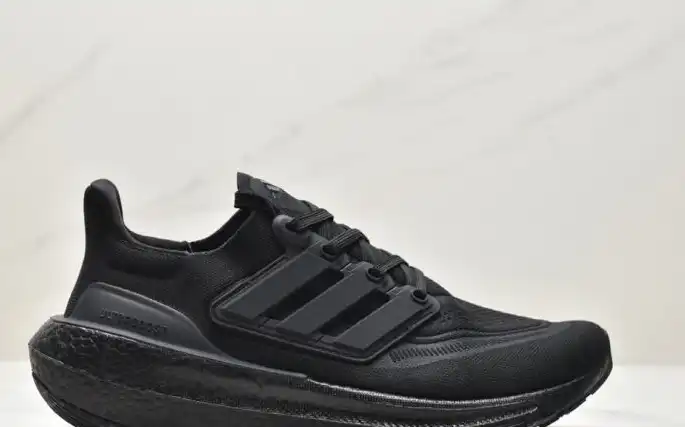 hype Adidas Sneakers