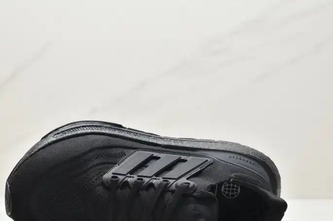 hype Adidas Sneakers