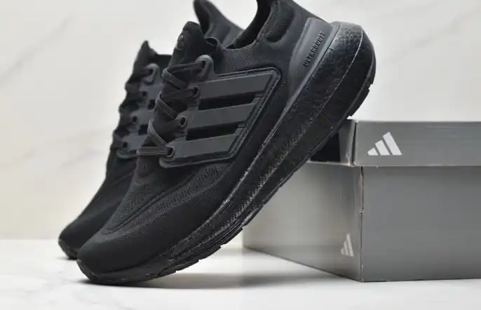 hype Adidas Sneakers