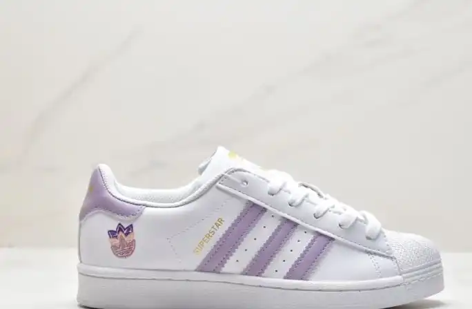 hype Adidas Sneakers