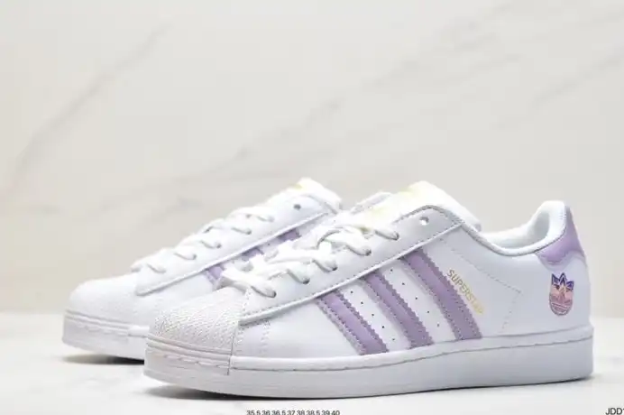 hype Adidas Sneakers