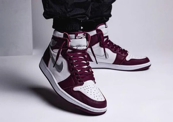 Air Jordan 1 High OG Bordeaux
