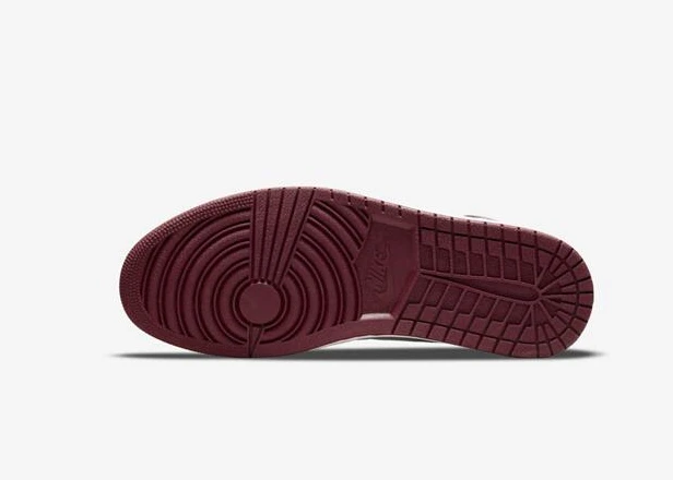 Air Jordan 1 High OG Bordeaux