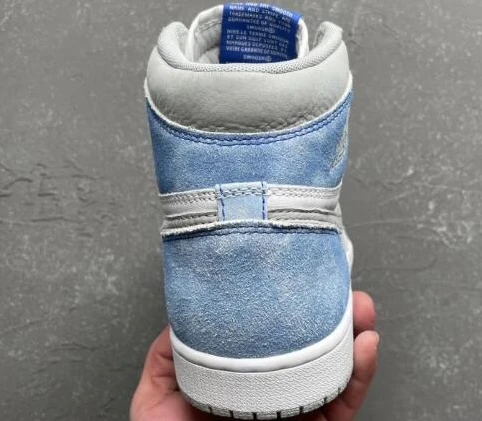 Air Jordan 1 High OG Hyper Royal