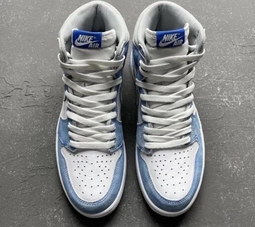 Air Jordan 1 High OG Hyper Royal