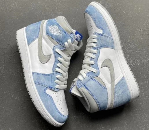 Air Jordan 1 High OG Hyper Royal
