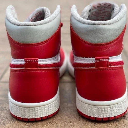 Air Jordan 1 High OG WMNS Chenille