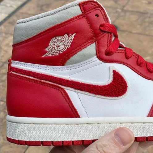 Air Jordan 1 High OG WMNS Chenille
