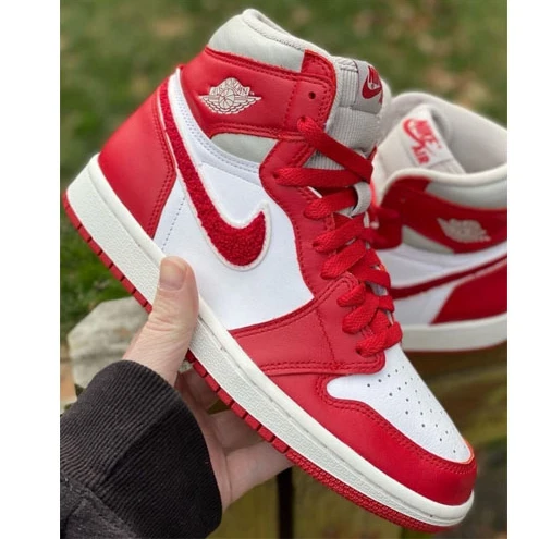 Air Jordan 1 High OG WMNS Chenille