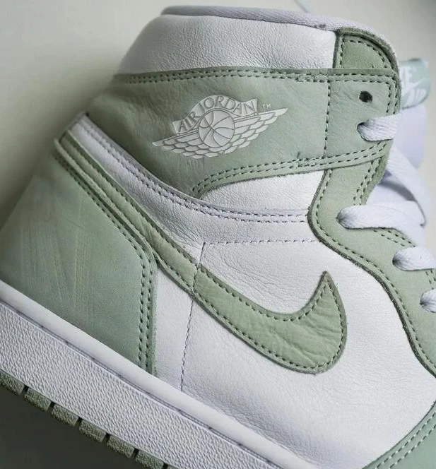 Air Jordan 1 High OG WMNS Seafoam