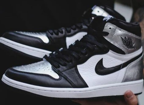 Air Jordan 1 High OG WMNS Silver Toe