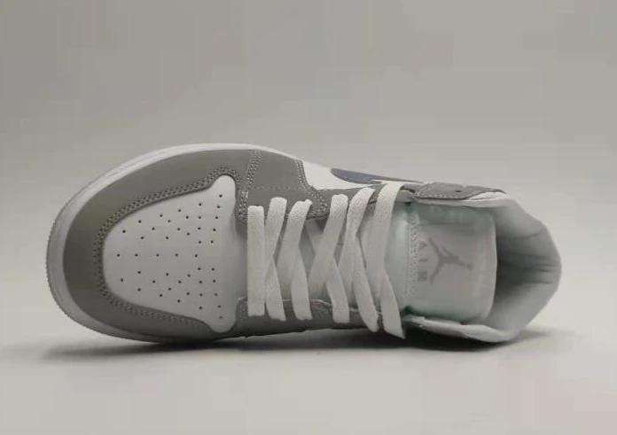 Air Jordan 1 Ice Ash