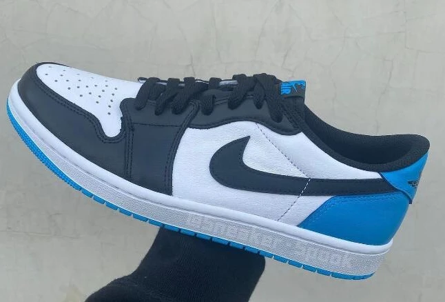 Air Jordan 1 Low OG UNC