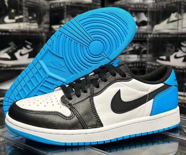 Air Jordan 1 Low OG UNC