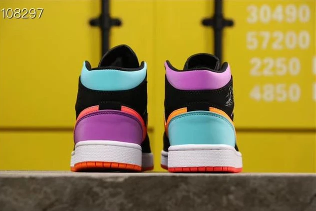 Air Jordan 1 Low Retro Blackbird-1