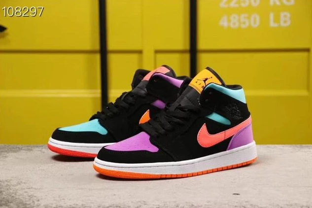 Air Jordan 1 Low Retro Blackbird-1