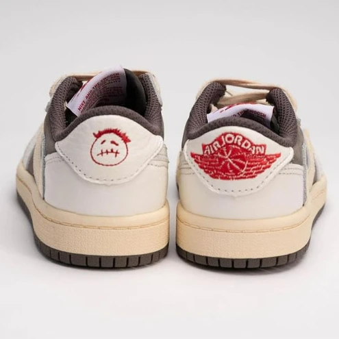 Air Jordan 1 Low Reverse Mocha