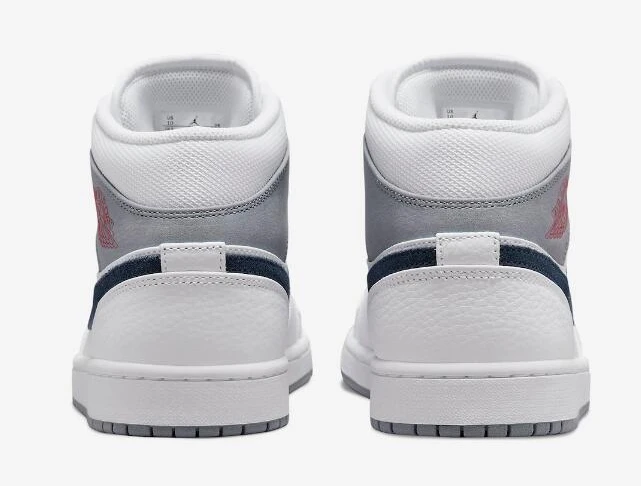 Air Jordan 1 Mid Paris