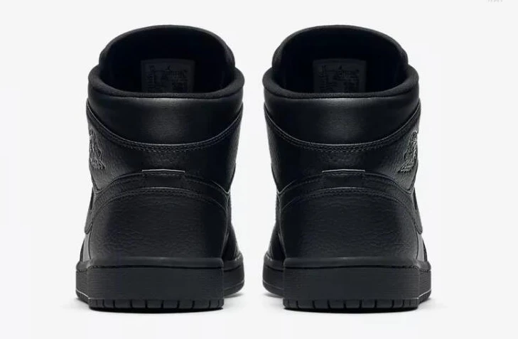 Air Jordan 1 Mid TripleBlack