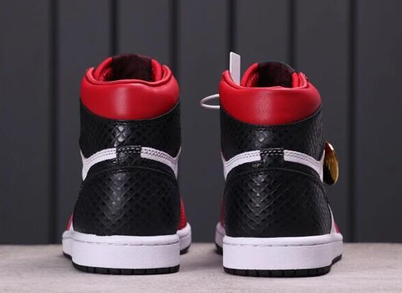 Air Jordan 1 WMNS Satin Snake-1