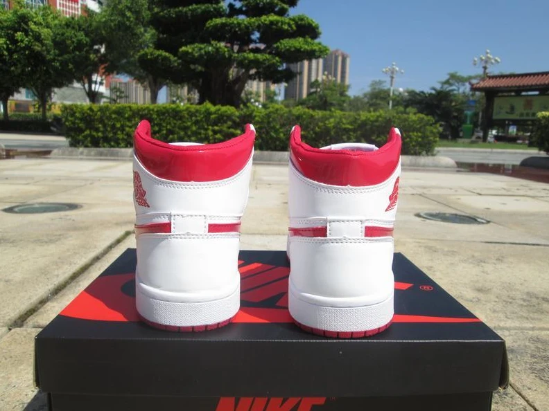 Air Jordan 1 White Metal Red-01