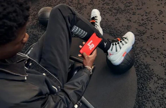 Air Jordan 11 Adapt