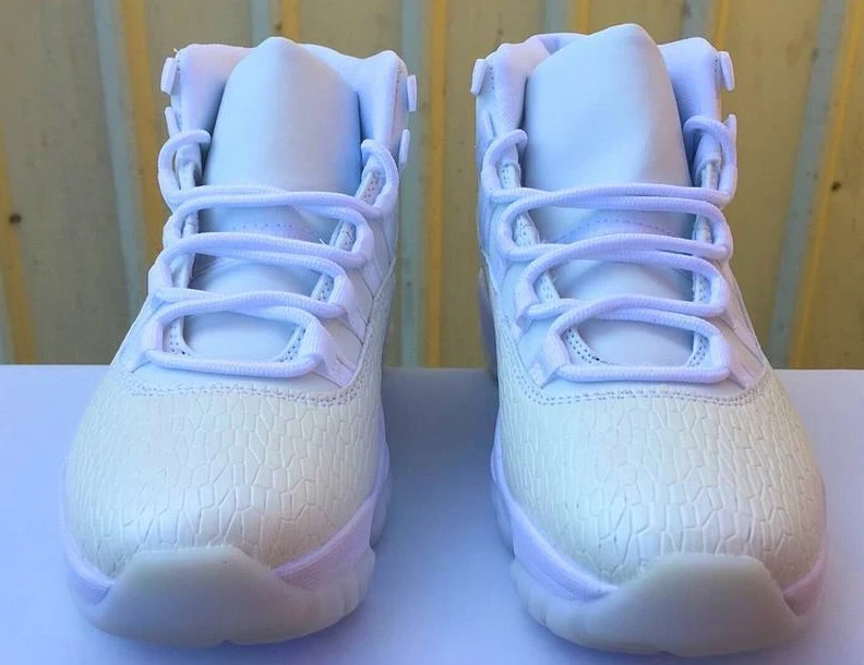 Air Jordan 11 All White-01