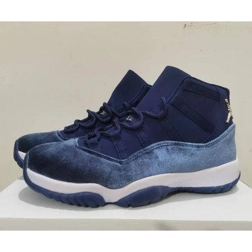 Air Jordan 11 Dark Blue Fleece