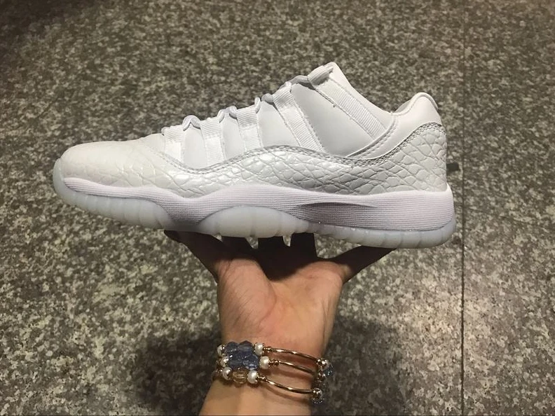 Air Jordan 11 GS All White-1