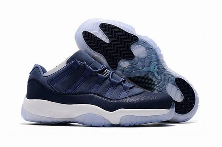 Air Jordan 11 Low Blue Moon-01