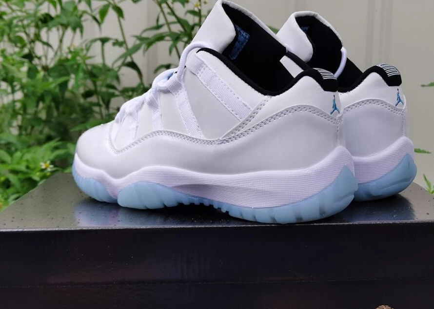 Air Jordan 11 Low Blue legend-1