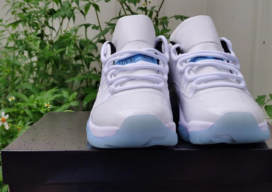 Air Jordan 11 Low Blue legend-1