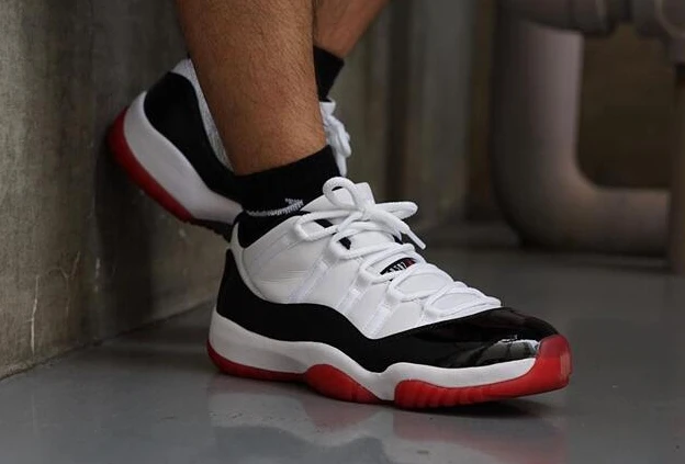 Air Jordan 11 Low Concord Bred-1
