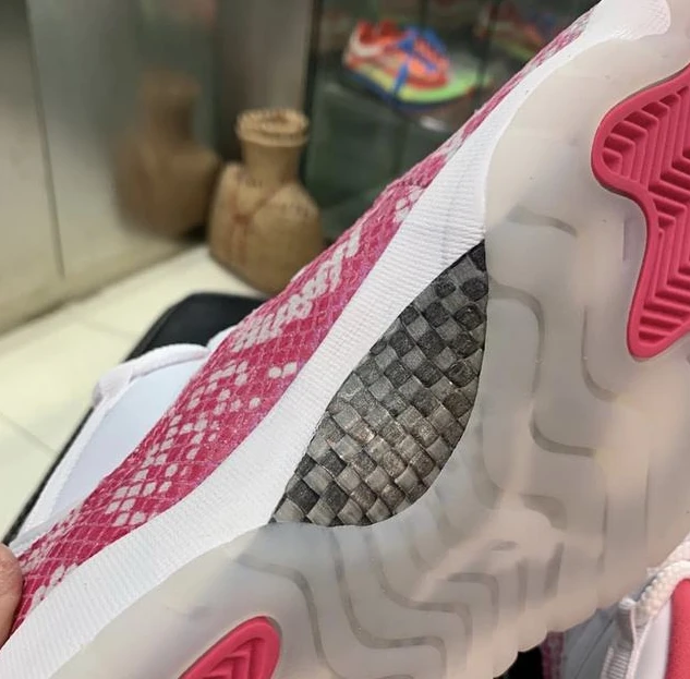 Air Jordan 11 Low GS WMNS Pink Snakeskin-1